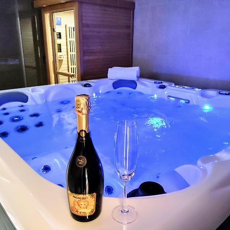 Grand Spa Harrachov: Luxury Wellness Apartment with Jacuzzi & Sauna Exterior photo