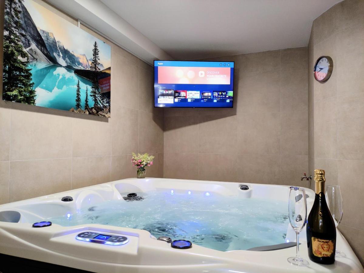 Grand Spa Harrachov: Luxury Wellness Apartment with Jacuzzi & Sauna Exterior photo
